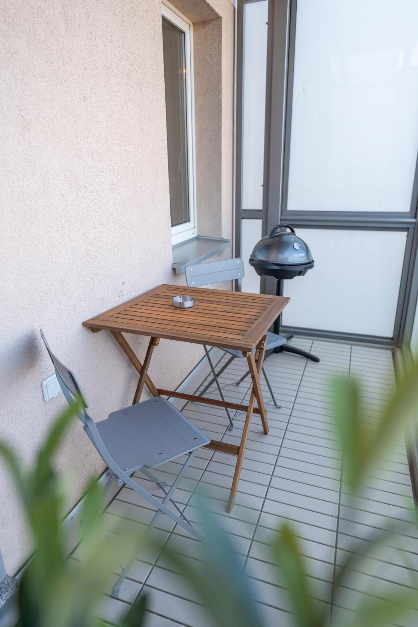 Rr - Central Apartment 80Qm - Balcony - Washer Magdeburg Bagian luar foto